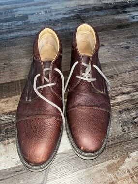 Clark’s Men's Brown Leather Chukka Boots - Classic Casual Style